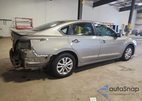 2015 Nissan Altima 2.5 z USA, uszkodzony, nr VIN 1N4AL3AP7FC105074